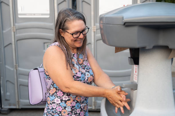 Best Portable toilet rental cost  in Annandale, MN